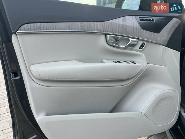 Серый Вольво ХС90, объемом двигателя 2 л и пробегом 65 тыс. км за 62400 $, фото 24 на Automoto.ua