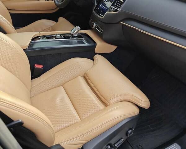 Сірий Вольво ХС90, об'ємом двигуна 1.97 л та пробігом 21 тис. км за 62000 $, фото 11 на Automoto.ua