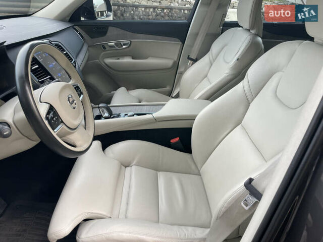 Серый Вольво ХС90, объемом двигателя 2 л и пробегом 65 тыс. км за 62400 $, фото 20 на Automoto.ua