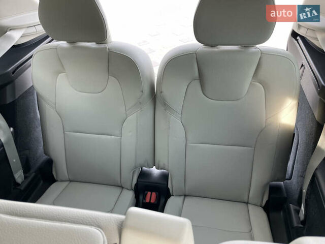 Серый Вольво ХС90, объемом двигателя 2 л и пробегом 65 тыс. км за 62400 $, фото 27 на Automoto.ua