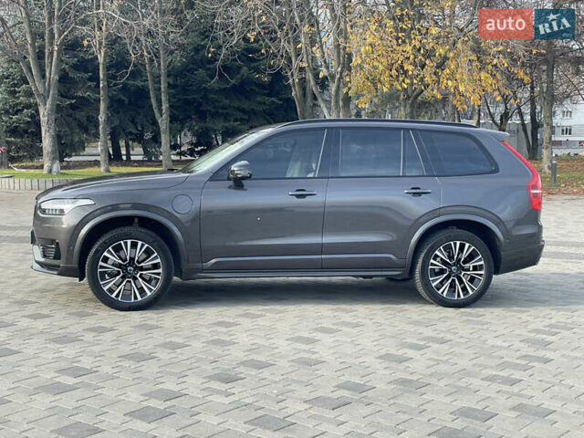 Серый Вольво ХС90, объемом двигателя 2 л и пробегом 65 тыс. км за 62400 $, фото 3 на Automoto.ua