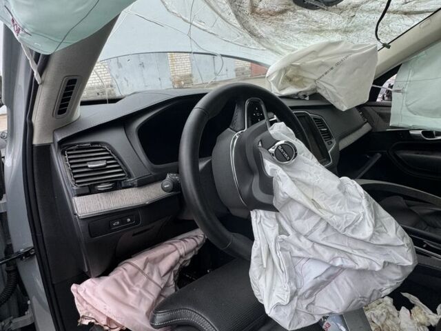 Сірий Вольво ХС90, об'ємом двигуна 2 л та пробігом 80 тис. км за 12500 $, фото 8 на Automoto.ua