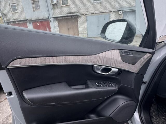 Сірий Вольво ХС90, об'ємом двигуна 2 л та пробігом 80 тис. км за 12500 $, фото 12 на Automoto.ua