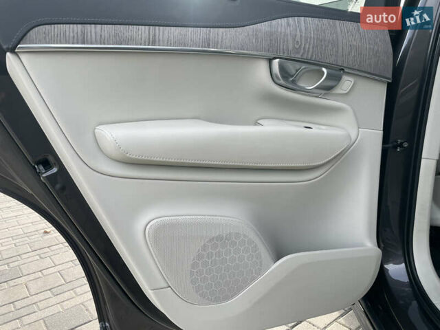 Серый Вольво ХС90, объемом двигателя 2 л и пробегом 65 тыс. км за 62400 $, фото 25 на Automoto.ua