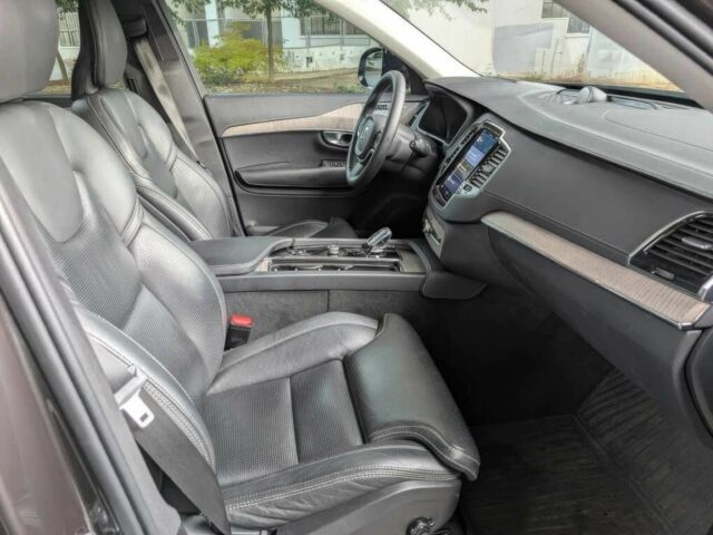 Сірий Вольво ХС90, об'ємом двигуна 2 л та пробігом 20 тис. км за 23200 $, фото 7 на Automoto.ua