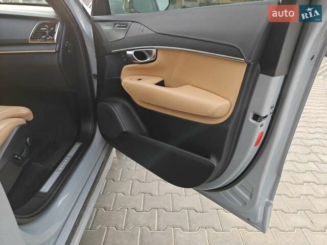 Сірий Вольво ХС90, об'ємом двигуна 1.97 л та пробігом 21 тис. км за 62000 $, фото 17 на Automoto.ua