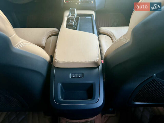 Вольво ХС90 2023 в Киеве на Automoto.ua Серый Вольво ХС90, объемом двигателя 1.97 л и пробегом 114 тыс. км за 53500 $, фото 51 на Automoto.ua