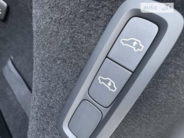 Серый Вольво ХС90, объемом двигателя 2 л и пробегом 14 тыс. км за 69333 $, фото 20 на Automoto.ua