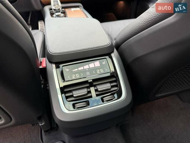 Серый Вольво ХС90, объемом двигателя 2 л и пробегом 24 тыс. км за 47000 $, фото 13 на Automoto.ua