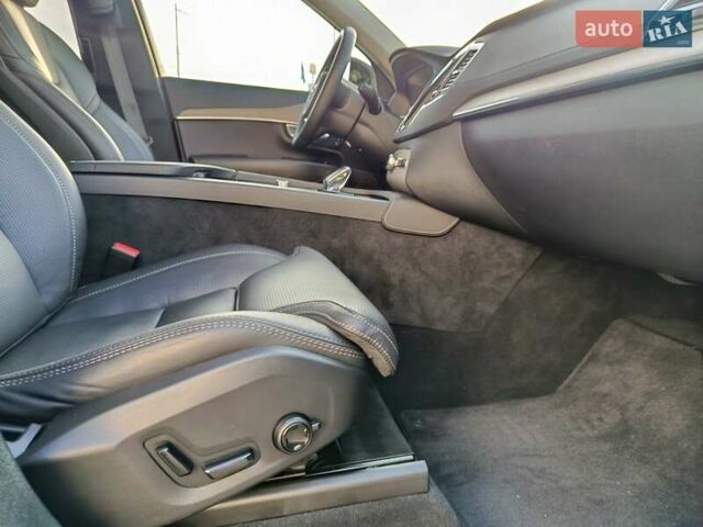 Серый Вольво ХС90, объемом двигателя 1.97 л и пробегом 21 тыс. км за 83700 $, фото 18 на Automoto.ua