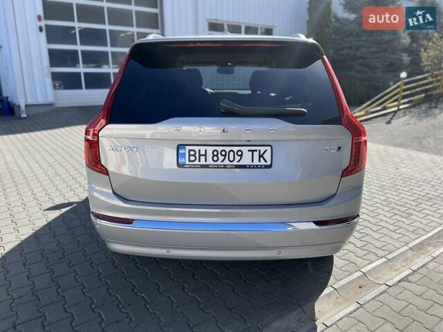 Сірий Вольво ХС90, об'ємом двигуна 1.97 л та пробігом 11 тис. км за 64500 $, фото 4 на Automoto.ua
