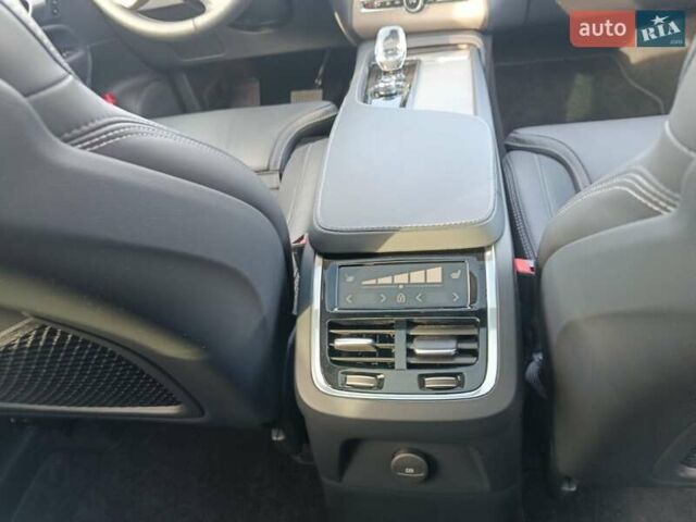 Серый Вольво ХС90, объемом двигателя 1.97 л и пробегом 21 тыс. км за 83700 $, фото 23 на Automoto.ua