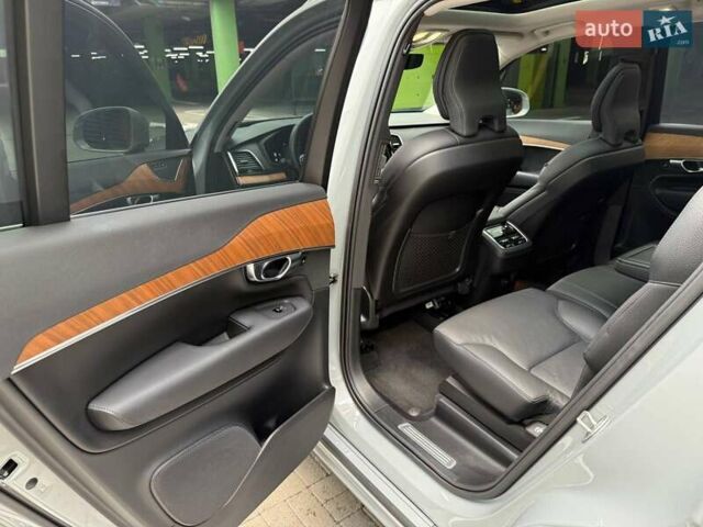Серый Вольво ХС90, объемом двигателя 2 л и пробегом 24 тыс. км за 47000 $, фото 10 на Automoto.ua