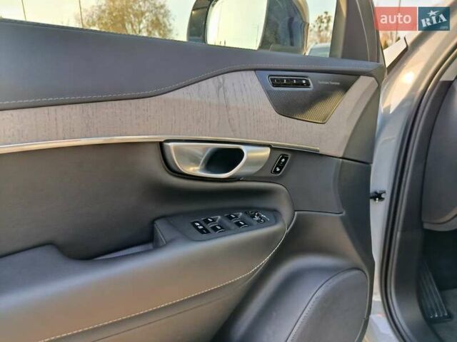Серый Вольво ХС90, объемом двигателя 1.97 л и пробегом 21 тыс. км за 83700 $, фото 30 на Automoto.ua