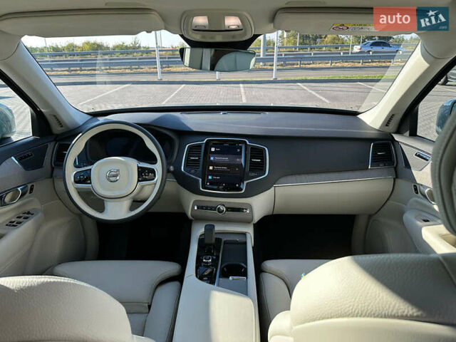 Серый Вольво ХС90, объемом двигателя 1.97 л и пробегом 12 тыс. км за 60500 $, фото 3 на Automoto.ua