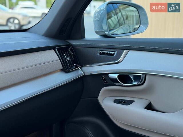 Серый Вольво ХС90, объемом двигателя 1.97 л и пробегом 1 тыс. км за 63500 $, фото 4 на Automoto.ua