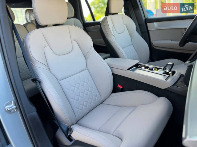 Серый Вольво ХС90, объемом двигателя 1.97 л и пробегом 1 тыс. км за 63500 $, фото 7 на Automoto.ua