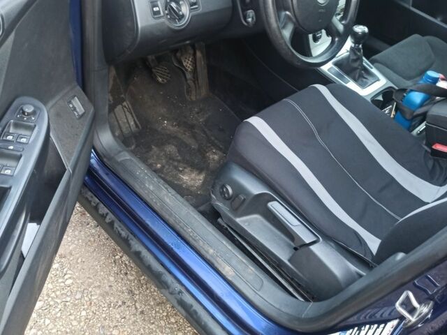 Синий Вольво ХС90, объемом двигателя 2 л и пробегом 296 тыс. км за 2999 $, фото 3 на Automoto.ua