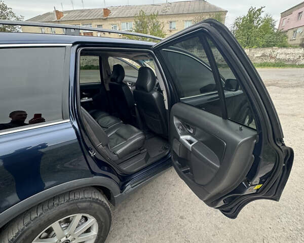 Синий Вольво ХС90, объемом двигателя 2.4 л и пробегом 318 тыс. км за 9200 $, фото 9 на Automoto.ua