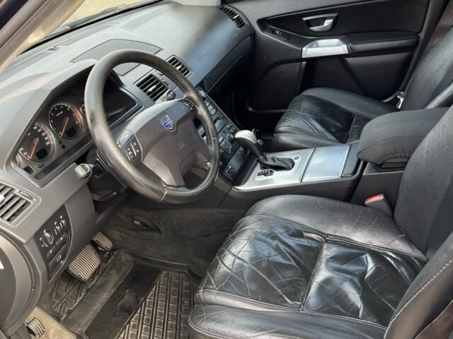 Синий Вольво ХС90, объемом двигателя 2.5 л и пробегом 370 тыс. км за 8200 $, фото 5 на Automoto.ua