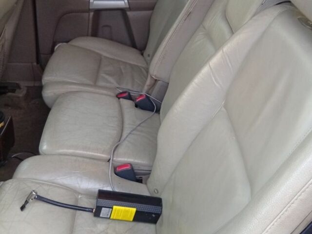 Синий Вольво ХС90, объемом двигателя 2.4 л и пробегом 390 тыс. км за 3700 $, фото 7 на Automoto.ua