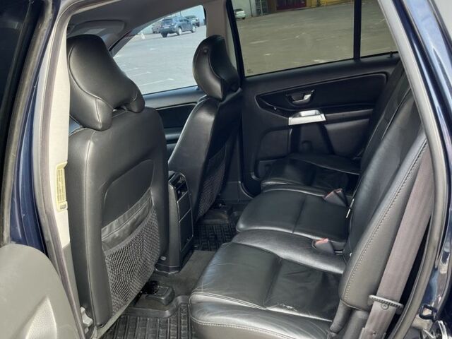 Синий Вольво ХС90, объемом двигателя 2.5 л и пробегом 370 тыс. км за 8200 $, фото 4 на Automoto.ua