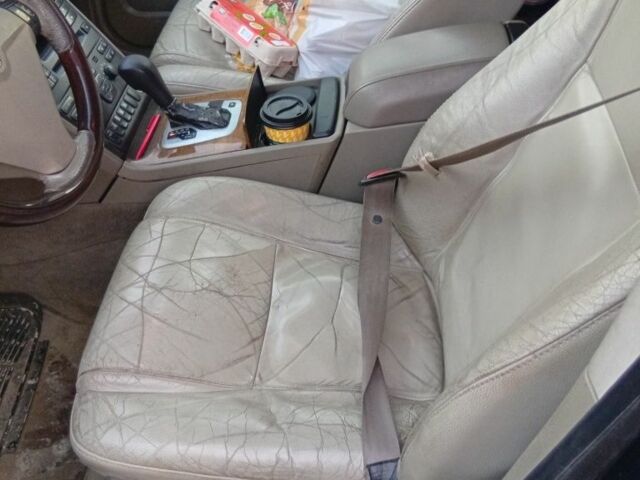 Синий Вольво ХС90, объемом двигателя 2.4 л и пробегом 390 тыс. км за 3700 $, фото 6 на Automoto.ua