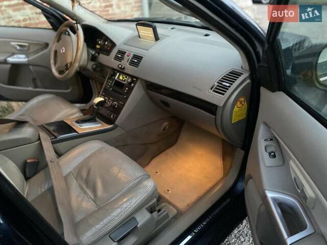 Синий Вольво ХС90, объемом двигателя 2.4 л и пробегом 265 тыс. км за 5300 $, фото 8 на Automoto.ua