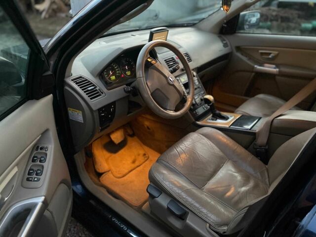 Синий Вольво ХС90, объемом двигателя 2.4 л и пробегом 265 тыс. км за 5200 $, фото 8 на Automoto.ua