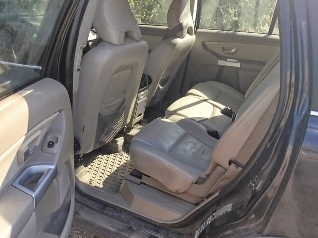 Синий Вольво ХС90, объемом двигателя 2.4 л и пробегом 317 тыс. км за 4500 $, фото 2 на Automoto.ua