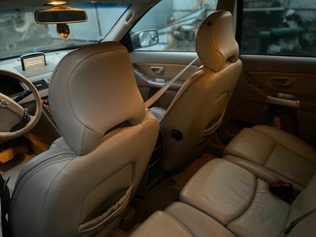 Синий Вольво ХС90, объемом двигателя 2.4 л и пробегом 265 тыс. км за 5200 $, фото 12 на Automoto.ua