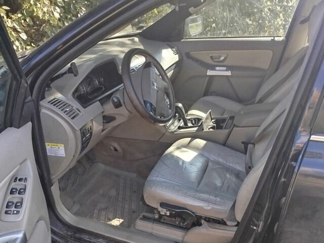 Синий Вольво ХС90, объемом двигателя 2.4 л и пробегом 317 тыс. км за 4500 $, фото 1 на Automoto.ua