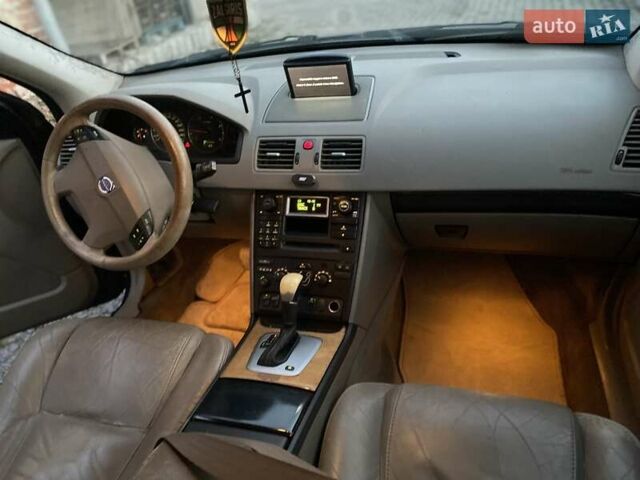 Синий Вольво ХС90, объемом двигателя 2.4 л и пробегом 265 тыс. км за 5300 $, фото 9 на Automoto.ua