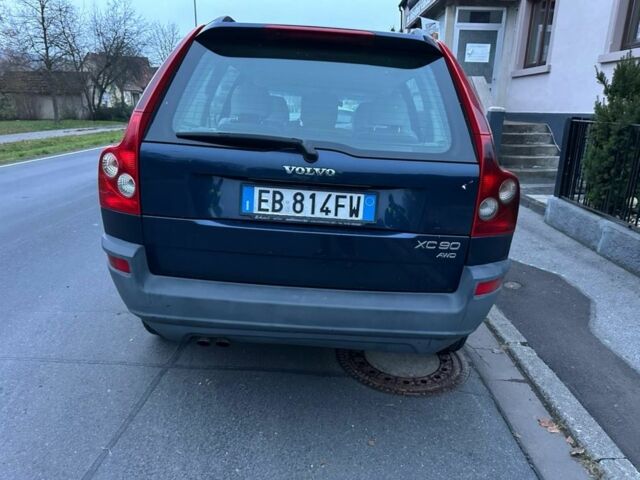 Синий Вольво ХС90, объемом двигателя 2.4 л и пробегом 270 тыс. км за 6400 $, фото 6 на Automoto.ua