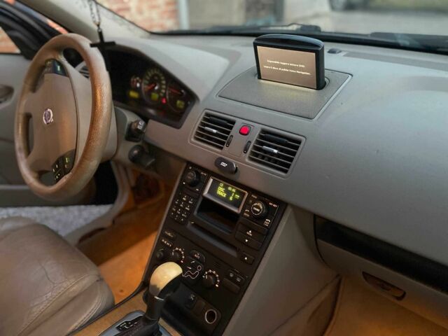 Синий Вольво ХС90, объемом двигателя 2.4 л и пробегом 265 тыс. км за 5200 $, фото 10 на Automoto.ua