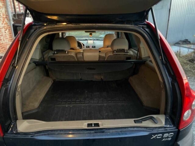 Синий Вольво ХС90, объемом двигателя 2.4 л и пробегом 265 тыс. км за 5200 $, фото 6 на Automoto.ua