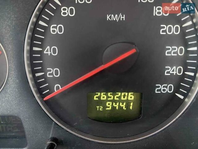 Синий Вольво ХС90, объемом двигателя 2.4 л и пробегом 265 тыс. км за 5300 $, фото 16 на Automoto.ua