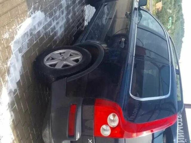 Синий Вольво ХС90, объемом двигателя 2.4 л и пробегом 270 тыс. км за 9999 $, фото 2 на Automoto.ua