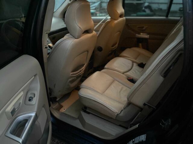 Синий Вольво ХС90, объемом двигателя 2.4 л и пробегом 265 тыс. км за 5200 $, фото 13 на Automoto.ua