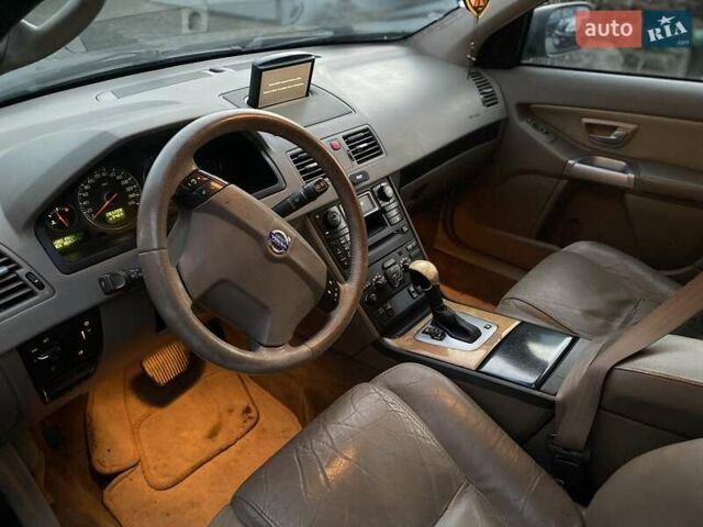 Синий Вольво ХС90, объемом двигателя 2.4 л и пробегом 265 тыс. км за 5300 $, фото 11 на Automoto.ua