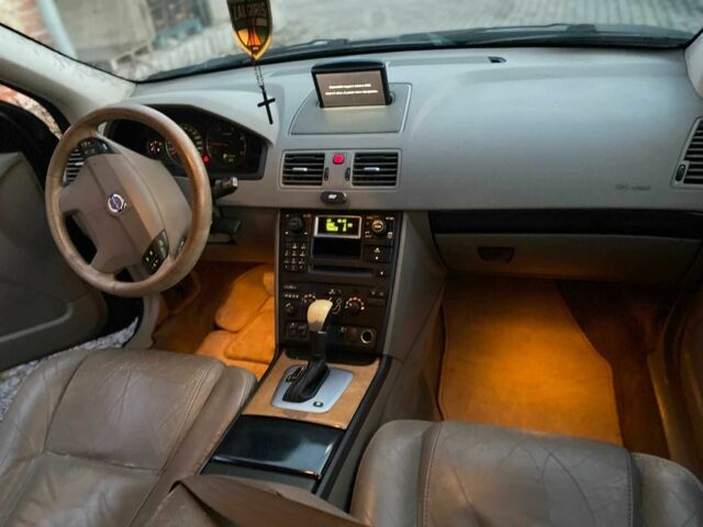 Синий Вольво ХС90, объемом двигателя 2.4 л и пробегом 265 тыс. км за 5200 $, фото 9 на Automoto.ua