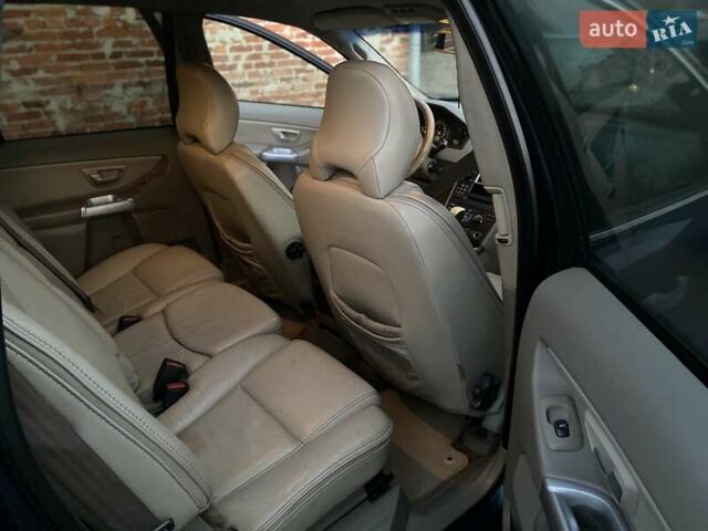 Синий Вольво ХС90, объемом двигателя 2.4 л и пробегом 265 тыс. км за 5300 $, фото 14 на Automoto.ua