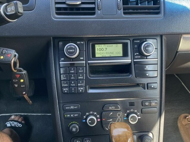 Синій Вольво ХС90, об'ємом двигуна 2.4 л та пробігом 333 тис. км за 7300 $, фото 14 на Automoto.ua