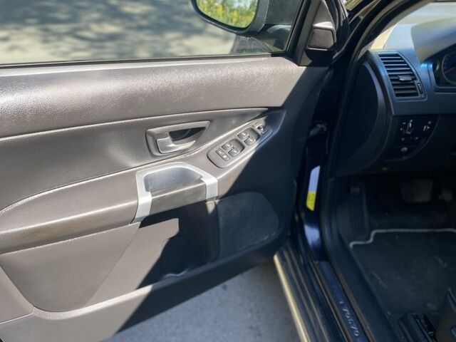 Синій Вольво ХС90, об'ємом двигуна 2.4 л та пробігом 333 тис. км за 7300 $, фото 7 на Automoto.ua