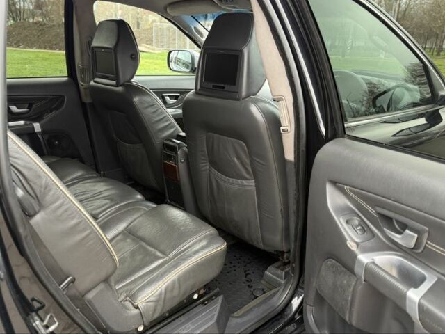 Синий Вольво ХС90, объемом двигателя 2.4 л и пробегом 211 тыс. км за 4000 $, фото 5 на Automoto.ua