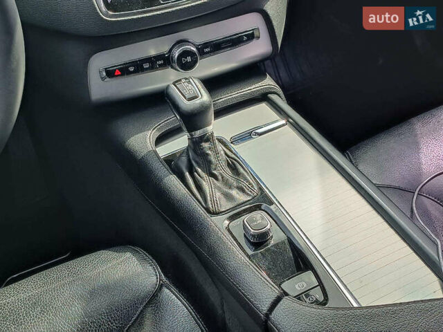 Синий Вольво ХС90, объемом двигателя 2 л и пробегом 318 тыс. км за 26890 $, фото 17 на Automoto.ua