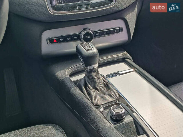 Синий Вольво ХС90, объемом двигателя 2 л и пробегом 318 тыс. км за 26890 $, фото 18 на Automoto.ua