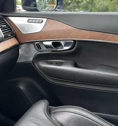 Синій Вольво ХС90, об'ємом двигуна 1.97 л та пробігом 257 тис. км за 35000 $, фото 31 на Automoto.ua