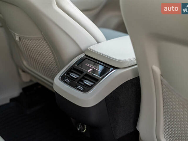 Вольво ХС90 2016 в Ровно на Automoto.ua Синий Вольво ХС90, объемом двигателя 1.97 л и пробегом 210 тыс. км за 23999 $, фото 30 на Automoto.ua