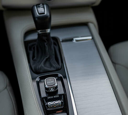 Вольво ХС90 2016 в Ровно на Automoto.ua Синий Вольво ХС90, объемом двигателя 1.97 л и пробегом 210 тыс. км за 23999 $, фото 33 на Automoto.ua